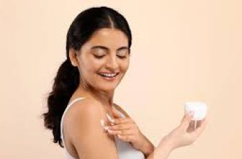 How to Choose and Apply Moisturiser for Healthy Skin How to Choose and Apply Moisturiser for Healthy Skin