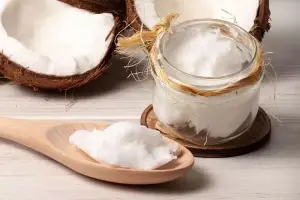 Health and Skincare Benefits of Coconut Oil Backed by Science