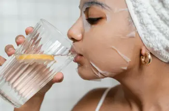 How Drinking Water Affects Skin Hydration: What Dermatologists Want You to Know