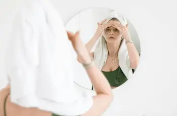 Glycolic Acid vs Salicylic Acid: Which One Does Your Skin Really Need? Glycolic Acid vs Salicylic Acid: Which One Does Your Skin Really Need?