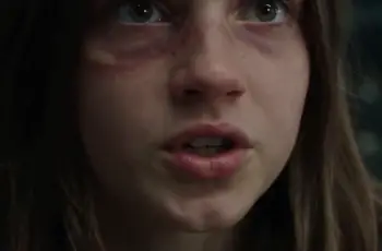 THE GIRL WAS TWENTY DOLLARS SHORT TO SAVE HER MOTHER’S RING—THEN THE OLD MAN READ THE INSCRIPTION